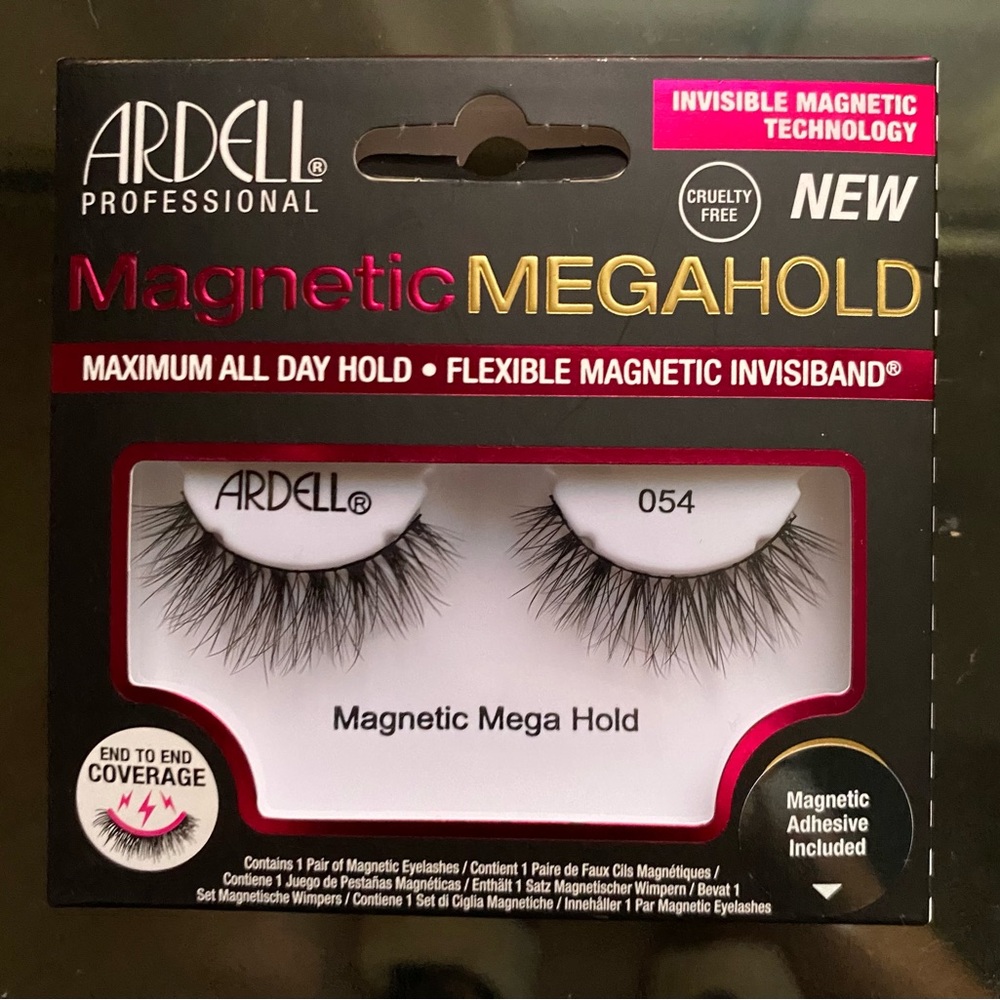 Ardell Magnetic MegaHold 054 Lashes, 1 pair